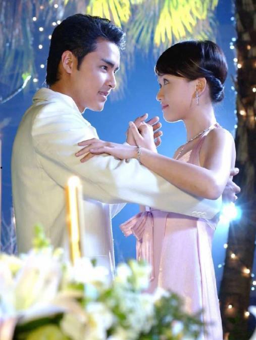 王子变青蛙 在线观看,穿越时空的浪漫邂逅  第3张